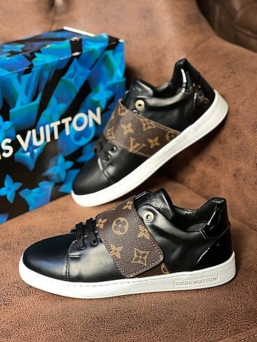 Louis Vuitton Sneaker