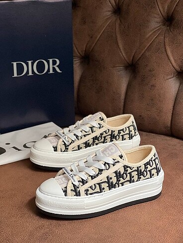Christian Dior Sneaker