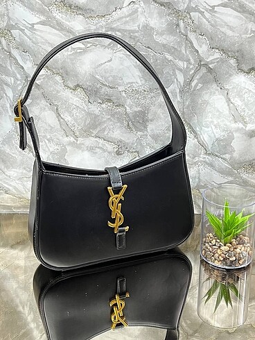 Beden siyah Renk YSL Çanta
