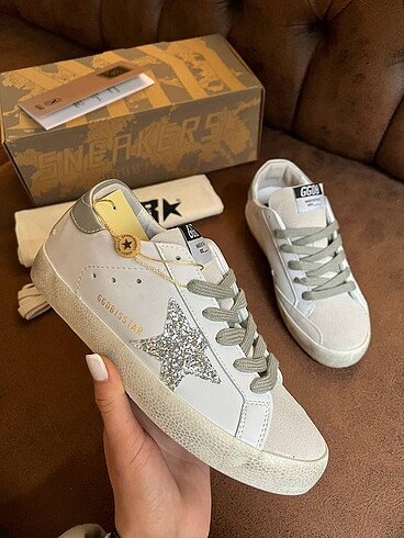 Golden Goose Sneaker