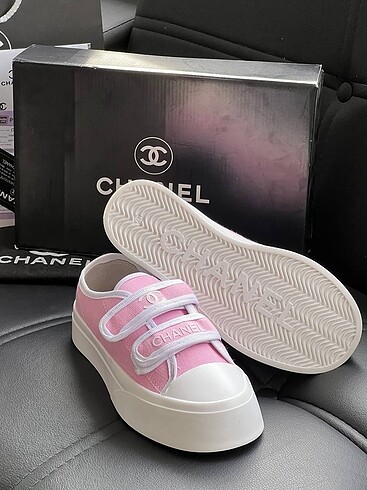 Chanel Sneaker