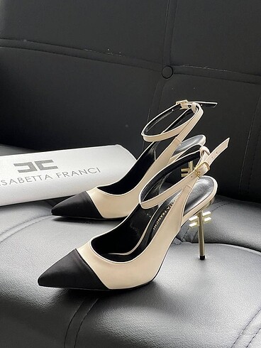 Elizabeth and James Elisabetta Franchi Stiletto