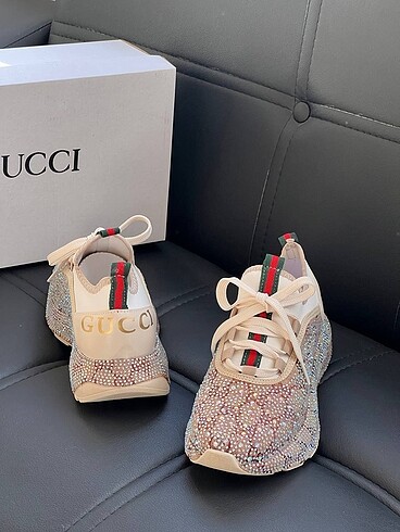 Gucci Güçlü Kadın Sneaker