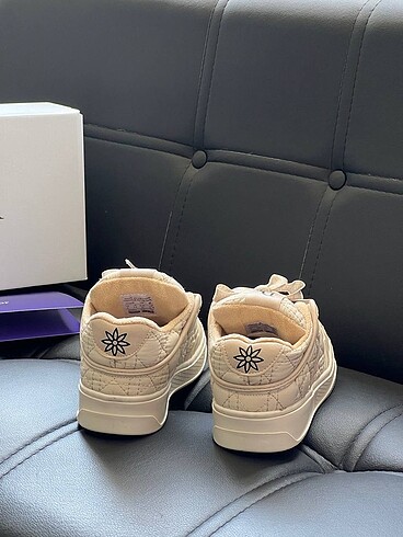 36 Beden Christian Dior Sneaker