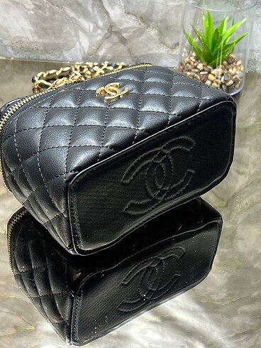  Beden siyah Renk Chanel Çanta