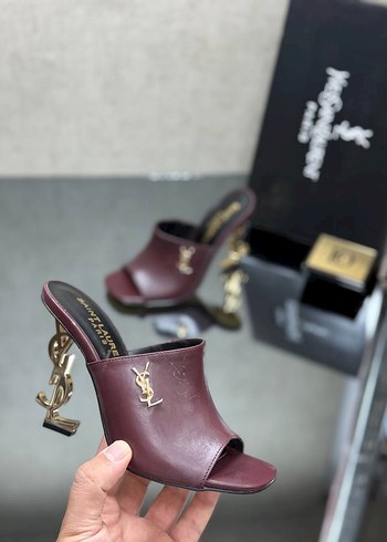 Yves Saint Laurent Stiletto