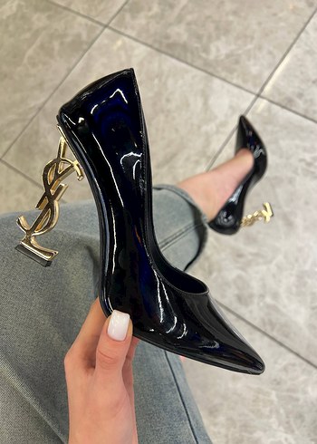 Yves Saint Laurent 36