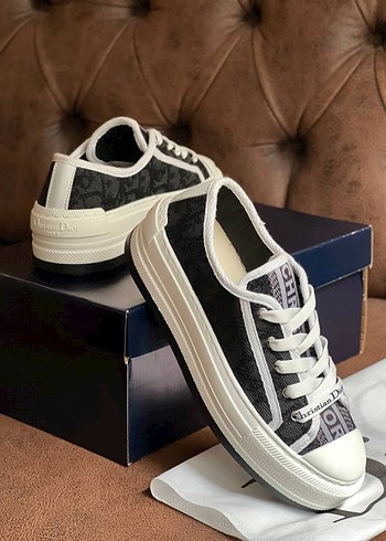 39 Beden beyaz Renk Christian Dior Sneaker