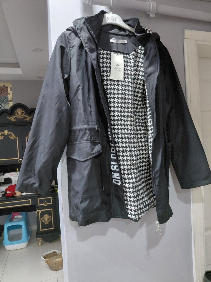 Gri Midi Kadın Yağmurluk Kapüşonlu - Görsel 3