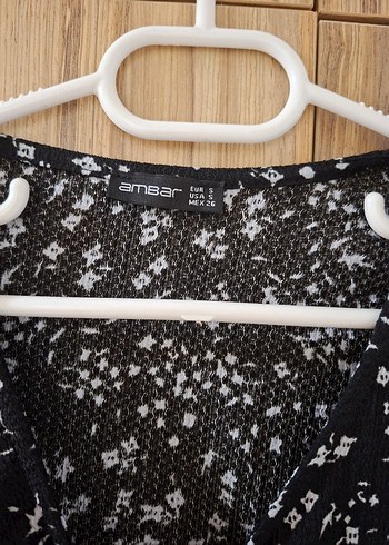 Kısa Siyah Bağlamalı V Yaka Bluz - Görsel 3