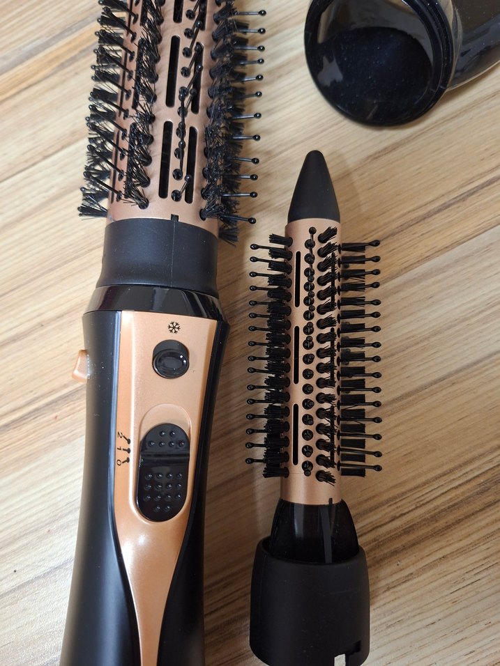 Bej ve Siyah Saç Şekillendirici Fırça - Görsel 2