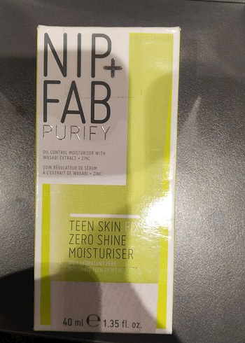 NIP+FAB Yağ Kontrolü Nemlendirici 40ml