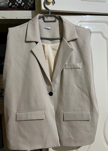 Zara Bej Tek Dugmeli Kolsuz Blazer