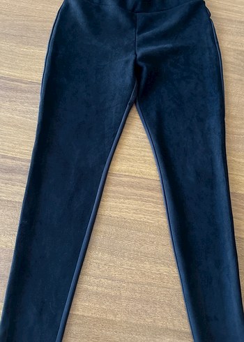 Siyah önü süet arka parlak kumaş Tayt - Görsel 2