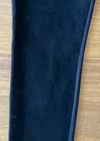 Siyah önü süet arka parlak kumaş Tayt - Görsel 3