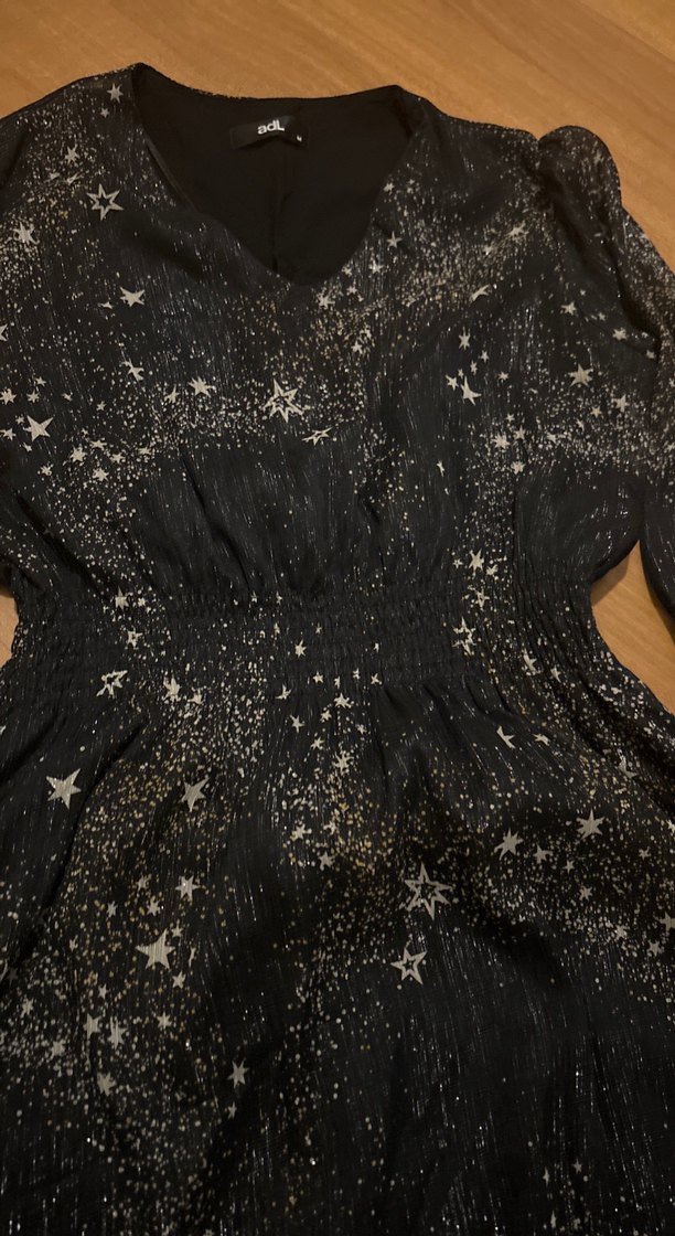 Siyah Parlak Desenli Midi Gotik Elbise - Görsel 4