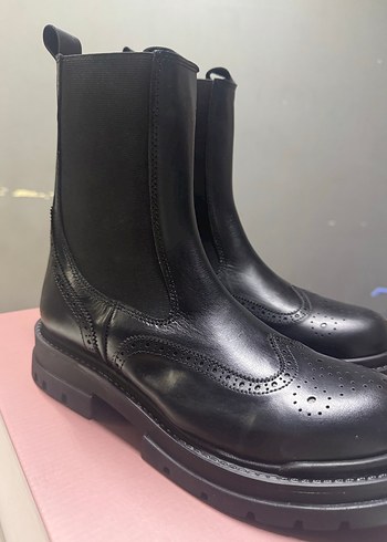 40 Beden Efetti marka Siyah Deri Gothic Topuklu Kadın Bot