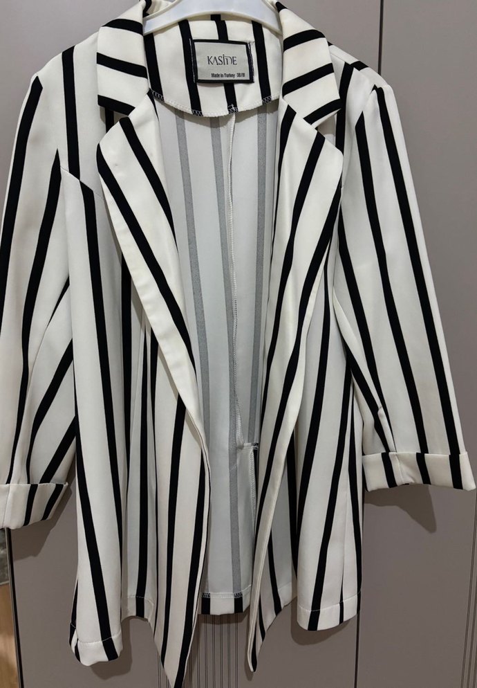 Çizgili Beyaz Kadın Blazer - Görsel 2