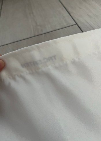 Düz Beyaz Gri Tonlarda Yatak Örtüsü - Görsel 3