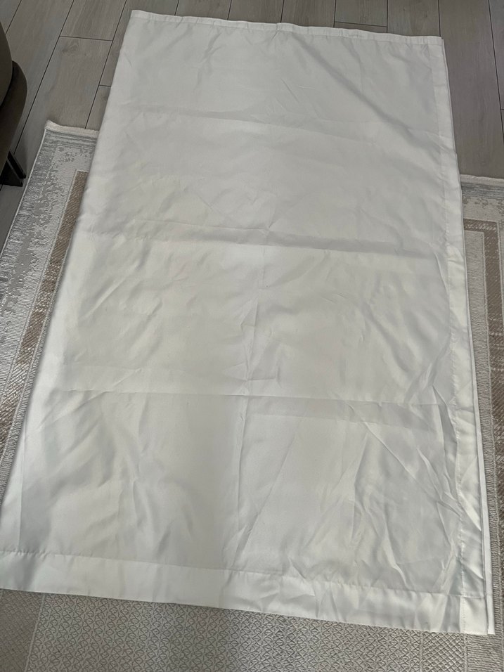 Düz Beyaz Gri Tonlarda Yatak Örtüsü - Görsel 2