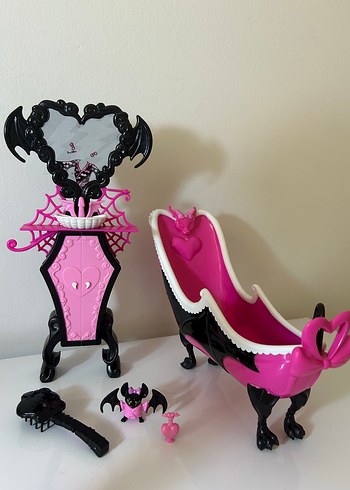 Beden Monster high draculaura