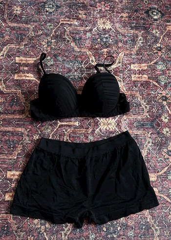 Siyah Mini Goth Sütyen ve Şort Takımı