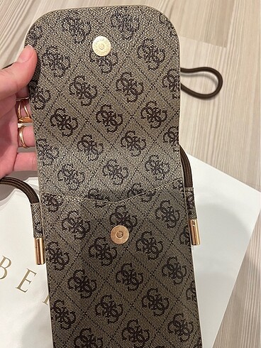  Beden GUESS TELEFON CANTASI