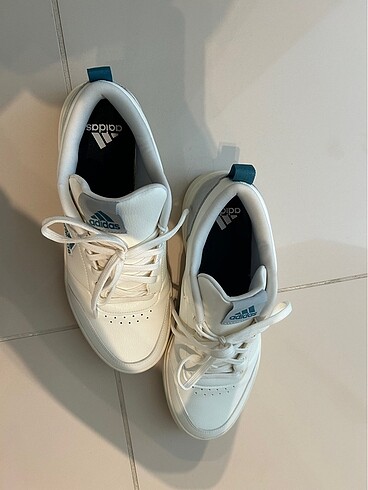 44 Beden beyaz Renk Adidas spor ayakkabı