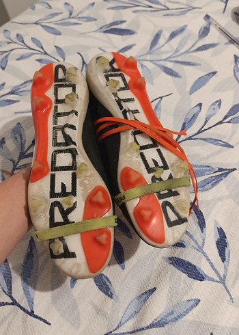 41 Beden kırmızı Renk adidas yeni sezon predator 41 numara
