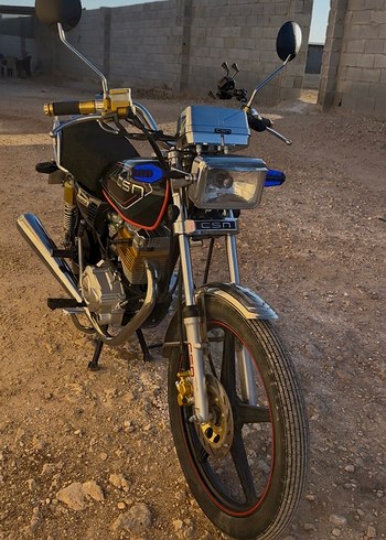 Kahverengi Leopar Desenli Metal Motosiklet Kaskı - Görsel 4