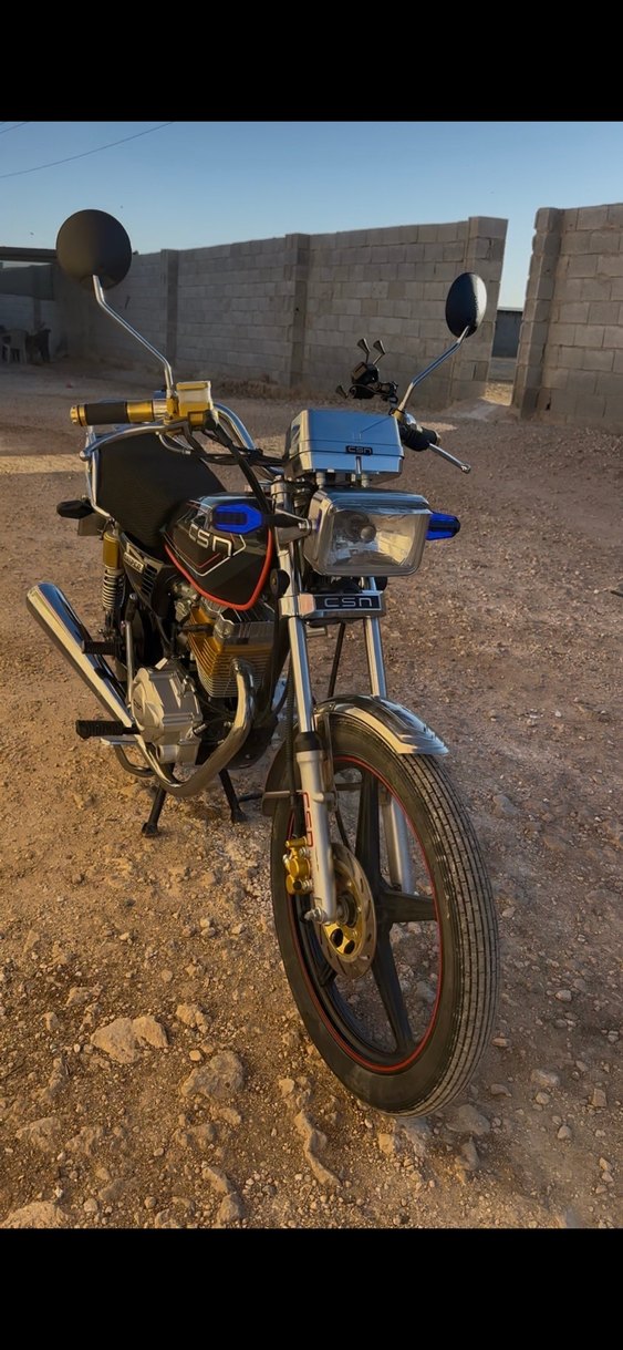 Kahverengi Leopar Desenli Metal Motosiklet Kaskı - Görsel 4