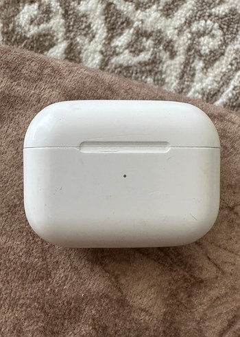 Beyaz Kablosuz Kulaklık ve Şarj Kutusu - Görsel 4