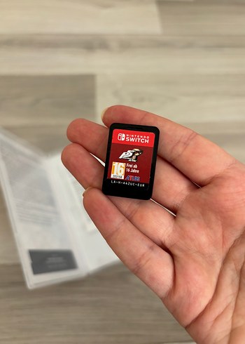 Beden Renk Persona 5 Royal - Nintendo Switch