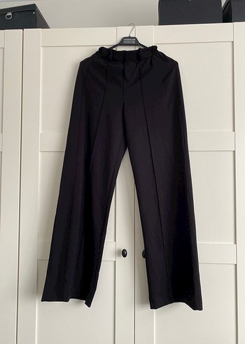 xs Beden siyah Renk Bershka bol paça pantolon