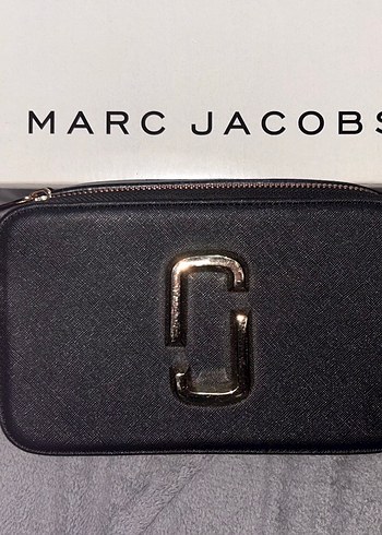 Marc Jacobs Canta Uzun Aski Var