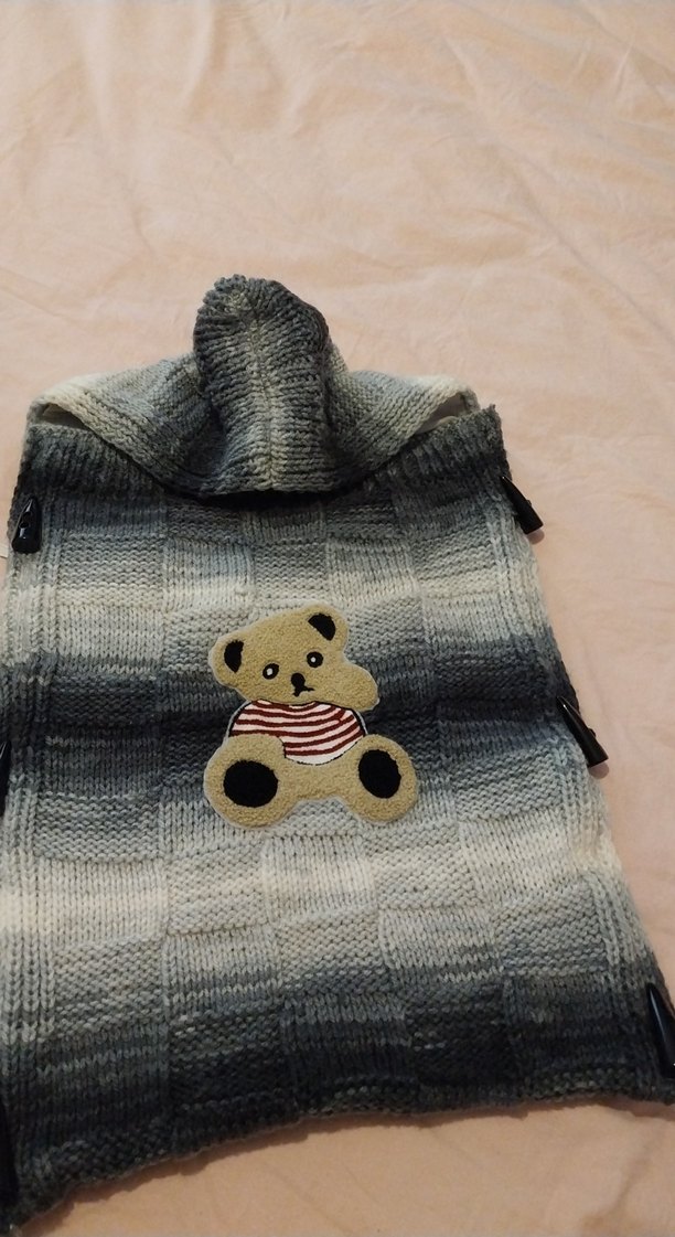 Gri Nakışlı Örgü Bebek Battaniyesi - Görsel 5