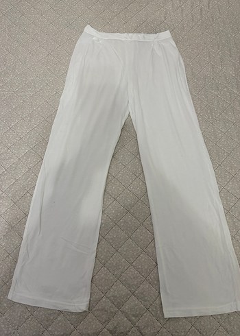 Beyaz pijama takımı - Görsel 3