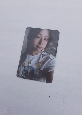 Miniso Minji Photocard arkalı önlü