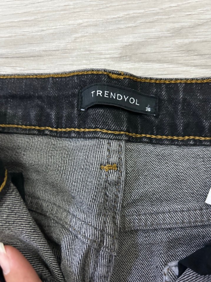 Düğmeli Gri-Kahverengi Normal Boy Kadın Kot Pantolon - Görsel 3