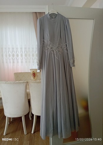 Gri Uzun Kollu İşlemeli Kadın Abiye Elbise - Görsel 4