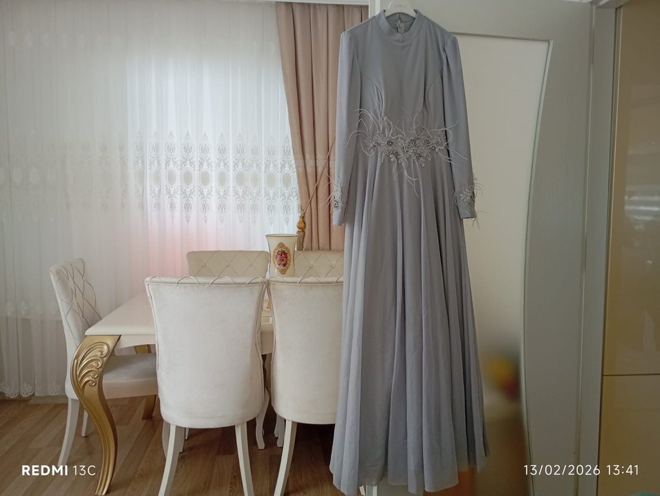 Gri Uzun Kollu İşlemeli Kadın Abiye Elbise - Görsel 3