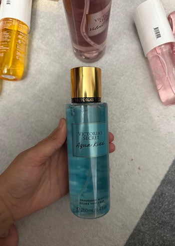 Victoria's Secret Aqua Kiss Kadın Parfümü 250 ml