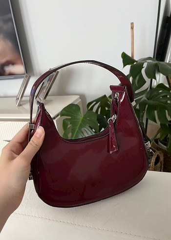 Bordo Parlak Deri Fermuarlı Kadın Çanta