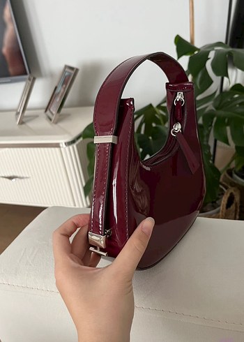 Beden bordo Renk Bordo Parlak Deri Fermuarlı Kadın Çanta