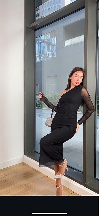 Zara Siyah tül detaylı uzun elbise
