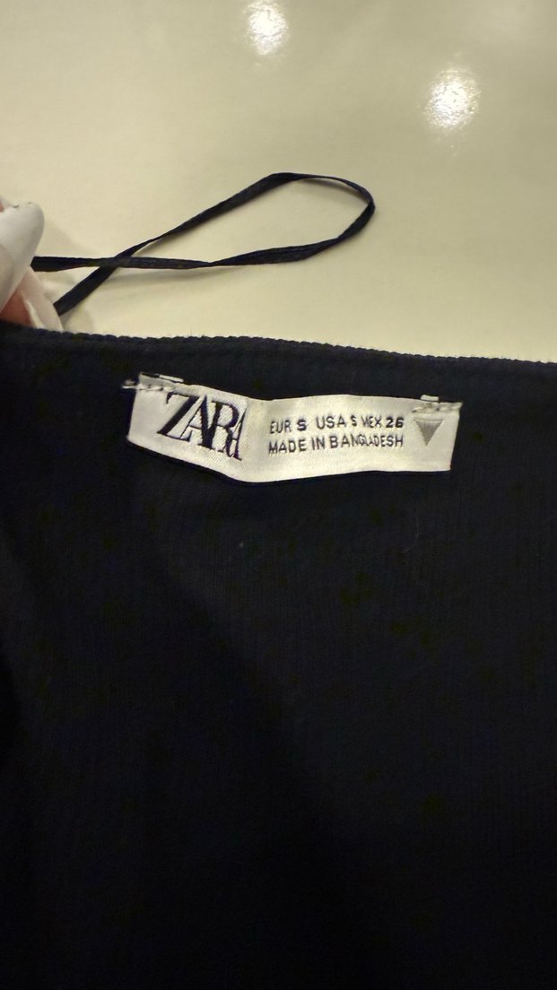 zara kurdeleli siyah crop - Görsel 2