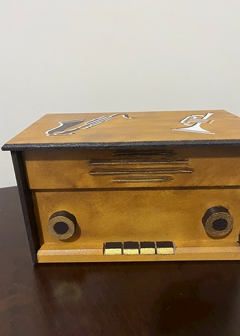  Beden Kahverengi Ahşap Müzik Kutusu
