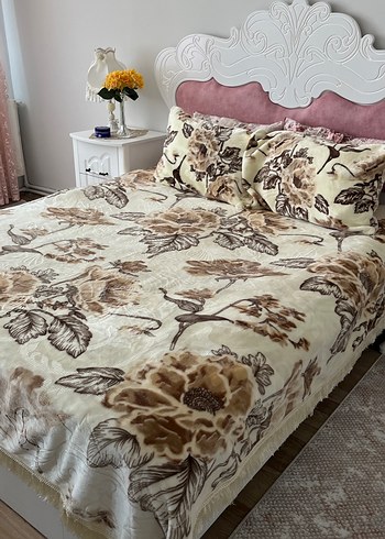 Pastel Kahverengi Çiçek Desenli Yatak Örtüsü - Görsel 2