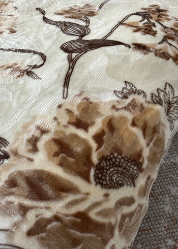 Pastel Kahverengi Çiçek Desenli Yatak Örtüsü - Görsel 3