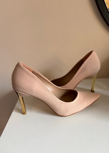 Saten Stiletto Topuklu Kadın Ayakkabı
